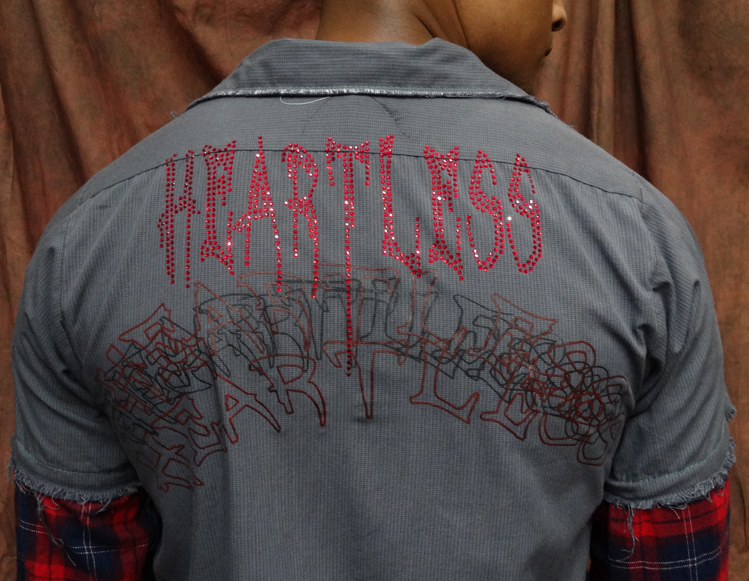 EXTENDED SLEEVE WORK SHIRT WITH HEARTLESS MOTIF