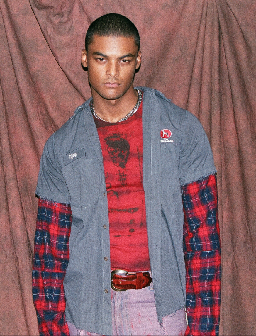EXTENDED SLEEVE WORK SHIRT WITH HEARTLESS MOTIF